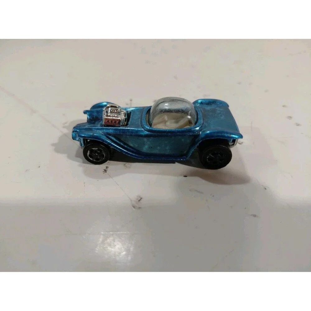 Hot Wheels 1:64 Die Cast Red Line 1968 USA Beatnik Bandit Hot Rod Coupe